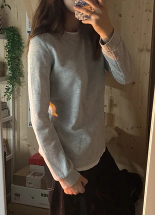 grey two layered sweatshirt, marke: Basic, zustand: Sehr gut, größe: XS / 34 / 6, 8,00 €, 9,10 € inklusive Vinted-Käuferschutz
