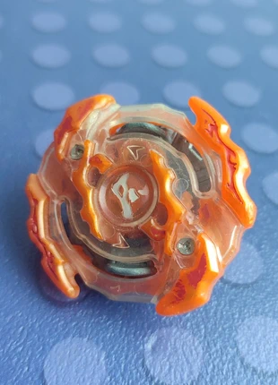 Toupie Beyblade Burst Roktavor R2, marke: Hasbro, zustand: Zufriedenstellend, größe: Einheitsgröße, 2,00 €, 2,80 € inklusive Vinted-Käuferschutz