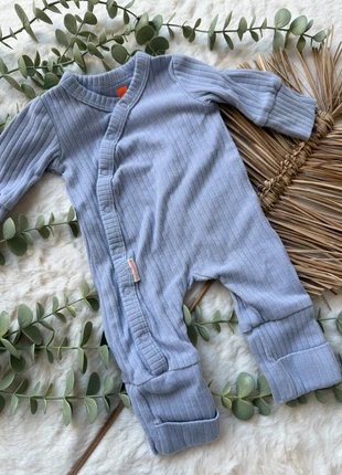 Boxpakje met lange mouwen (bamboe - rib), merk: Hema, staat: Heel goed, maat: Pasgeborene, 44 cm, € 8,50, € 9,63 inclusief Kopersbescherming Pro