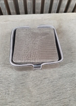 Onderzetters in leer,  6stuks, marque: PTMD, état: Neuf avec étiquette, 15,00 €, 16,45 € Protection acheteurs (Pro) incluse