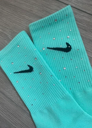 Nike sokken zilver glitter turquoise blauw, merk: Nike, staat: Nieuw zonder prijskaartje, maat: Universeel, € 11,00, € 12,25 inclusief Kopersbescherming