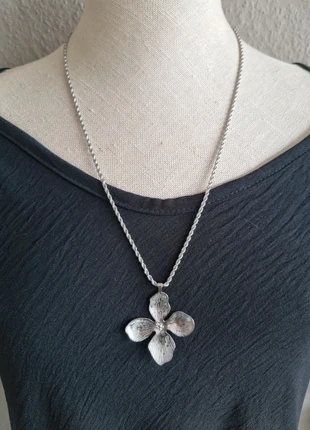 Stijlvolle lange zilverkleurige ●Stainlesssteel, staat: Heel goed, € 6,50, € 7,53 inclusief Kopersbescherming Pro