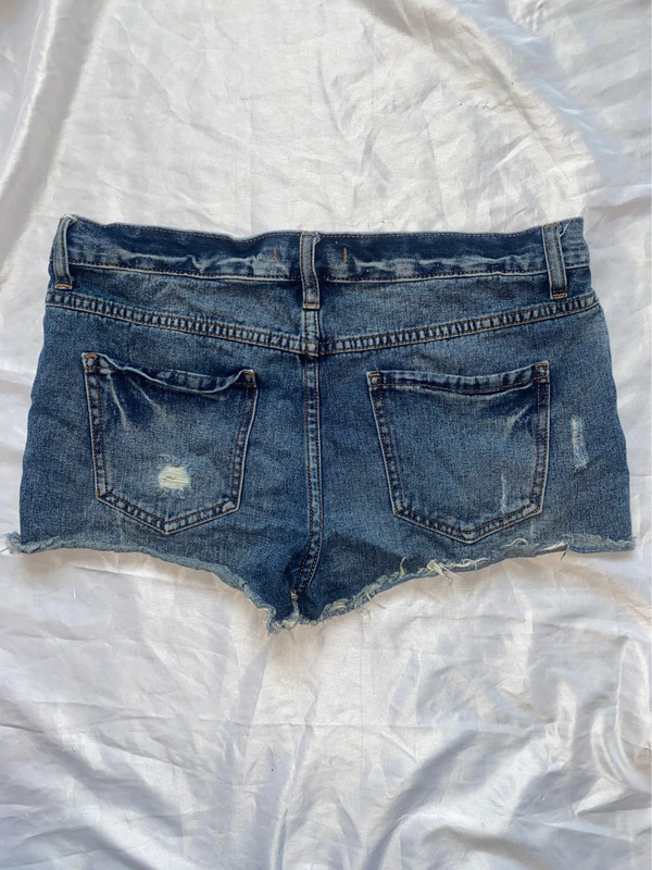 free people medium wash distressed button fly denim shorts 3