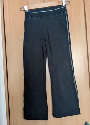 Jogging enfant 5/6 ans, marke: Go Sport, zustand: Gut, größe: 5 Jahre / 110, 1,00 €, 1,75 € inklusive Vinted-Käuferschutz