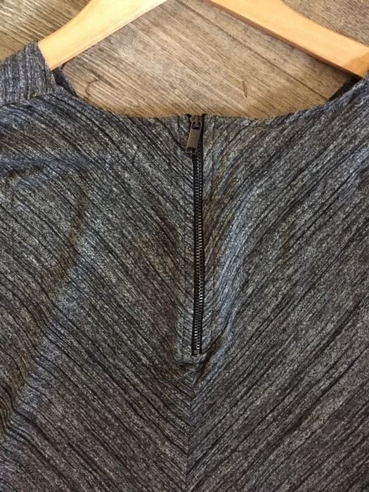 Tee-shirt Zara taille S noir, gris, blanc 3