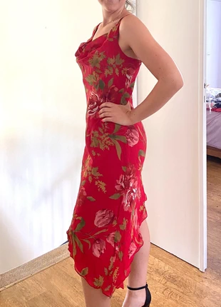 Robe vintage rouge fleurie asymétrique, marke: Vintage Dressing, zustand: Sehr gut, größe: M / 38 / 10, 12,00 €, 13,30 € inklusive Vinted-Käuferschutz