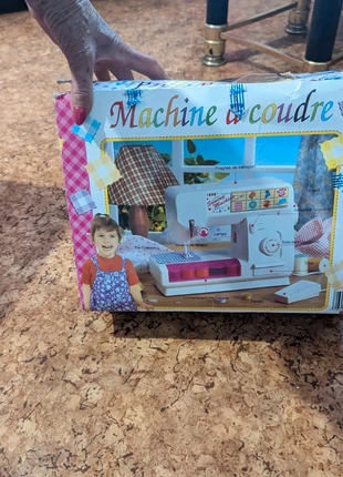 Machine a coudre , marca: Machine, estado: Novo sem etiquetas, tamanho: Tamanho único, €12.00, €13.30 inclui Proteção do Comprador Pro