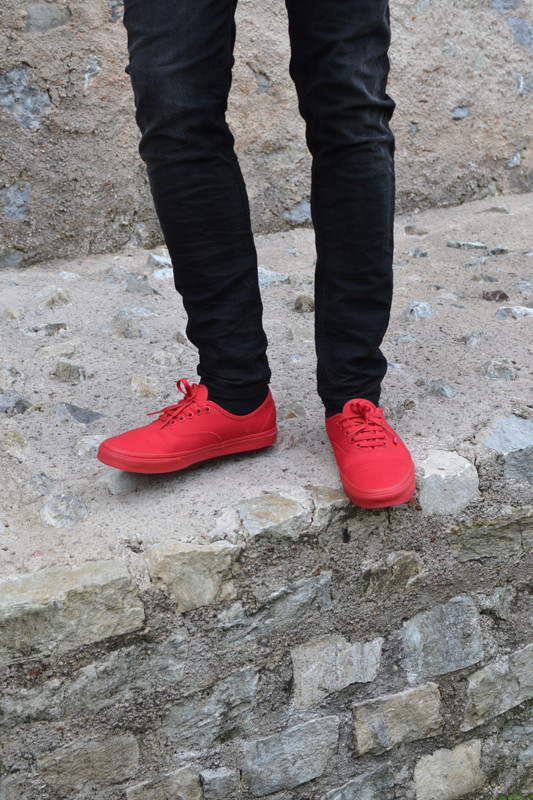 Vans authentic mono deals red