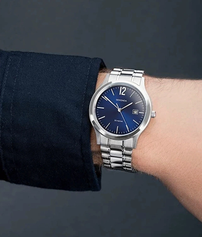 Sekonda Men s Quartz Watch with Blue Dial Analogue Display and Silver Stainless Steel Bracelet Vinted