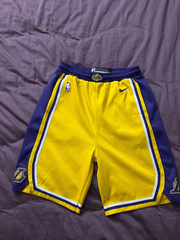 short lakers 1