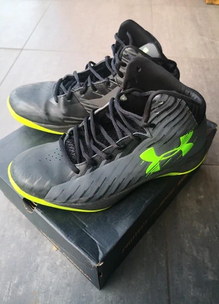 Basket de Basketball Under Armour taille 42,5 , merk: Under Armour, staat: Heel goed, maat: 42.5, € 40,00, € 42,70 inclusief Kopersbescherming