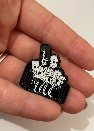 Pins les simpsons, marque: The Simpsons, état: Neuf sans étiquette, 4,90 €, 5,85 € Protection acheteurs incluse