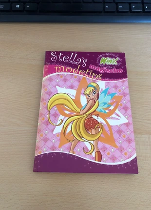 Winx Club - Stella’s Magische Modetips (NL), état: Bon état, 9,99 €, 11,19 € Protection acheteurs incluse