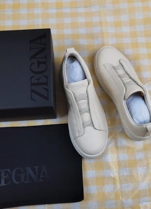 Novinky pro podzim/léto 2025Nízká luxusní obuv pro volný čas Triple Stitch, merk: Zegna, staat: Heel goed, maat: 39, € 169,80, € 178,99 inclusief Kopersbescherming