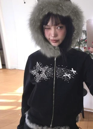 Veste noire Y2K à capuche fourrure grise – strass étoiles & nœuds – style Ulzzang / Harajuku, marque: glowx, état: Très bon état, taille: M / 38 / 10, 21,90 €, 23,70 € Protection acheteurs incluse