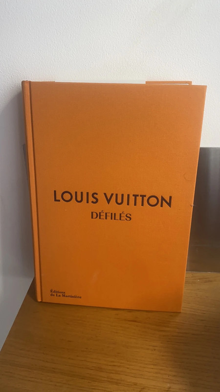 Livre Louis Vuitton - Vinted