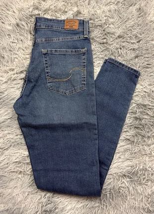 Jean skinny shaping bleu women femme Levi’s W29 L32 JLM025, marca: Levi's, estado: Muito bom, tamanho: M / 38 / 10, €21.00, €22.75 inclui Proteção do Comprador Pro