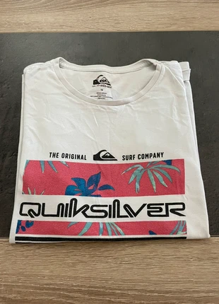 teeshirt quiksilver en très bon état, marca: Quiksilver, estado: Muito bom, tamanho: 14 anos / 164 cm, €2.00, €2.80 inclui Proteção do Comprador