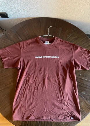 T-shirt camiseta Nike acg - L, marque: Nike ACG, état: Très bon état, taille: L, 25,00 €, 26,95 € Protection acheteurs incluse