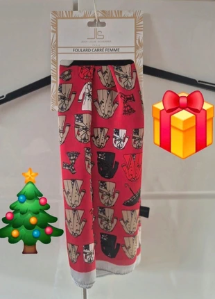 Idée 🎁, foulard carré femme, marque: Jean-Louis Scherrer, état: Neuf avec étiquette, 12,00 €, 13,30 € Protection acheteurs incluse
