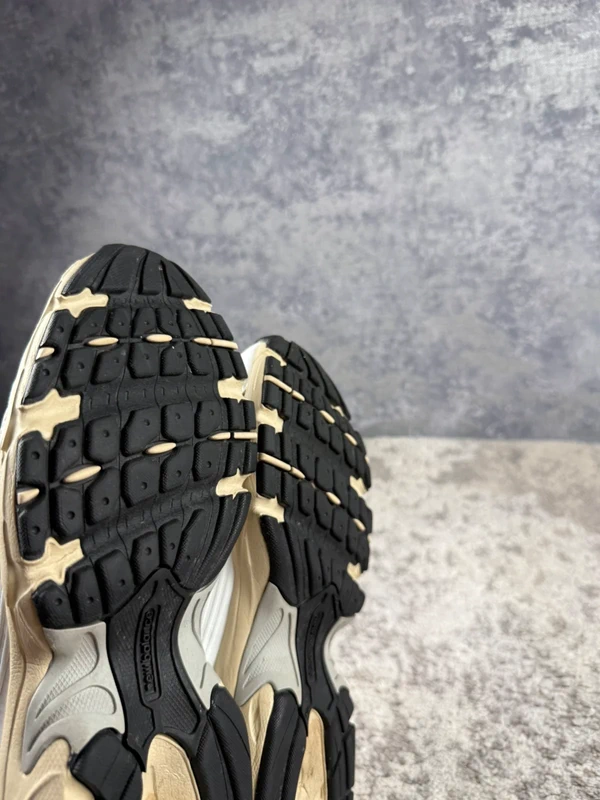 New Balance 530 Running Abzorb - Beige & White & Pink - photo numéro 11