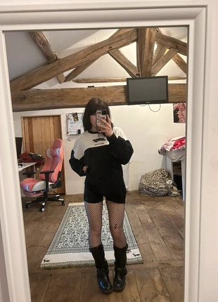 Black and white F1 oversize jumper M/L, marque: H&M, état: Bon état, taille: M / 38 / 10, 10,00 €, 11,20 € Protection acheteurs incluse