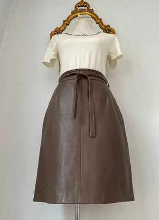 Jupe vintage en cuir marron made in Maroc 80s, marque: Vintage Dressing, état: Très bon état, taille: L / 40 / 12, 39,00 €, 41,65 € Protection acheteurs (Pro) incluse