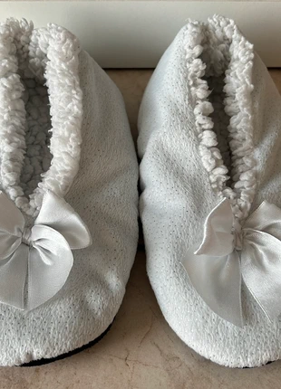 Pantofole antiscivolo donna/bambina , condizioni: Nuovo senza cartellino, taglia: 36, €2.50, €3.33 include la Protezione acquisti