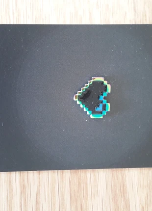 Pins coeur noir pixelisé, brand: joanna behar, condition: New without tags, €4.00, €4.90 includes Buyer Protection