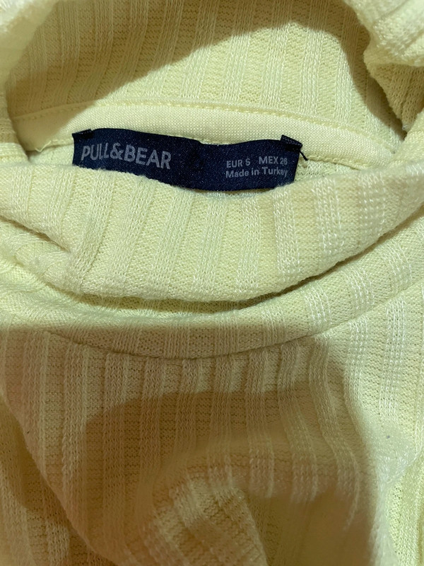 Top amarillo pull and bear 2