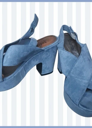 Sandali donna azzurri con tacco 10 cm e plateau 3,5 · Eleganti incrociati · Taglia 38 EU Andarina, brand: Andarina, condizioni: Discrete, taglia: 38, €4.99, €5.94 include la Protezione acquisti