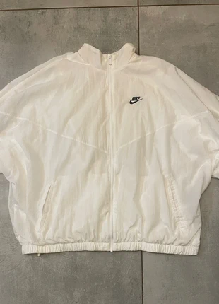 Veste Coupe-Vent Nike Blanche 🤍, marke: Nike, zustand: Gut, größe: XXL, 24,99 €, 26,94 € inklusive Vinted-Käuferschutz