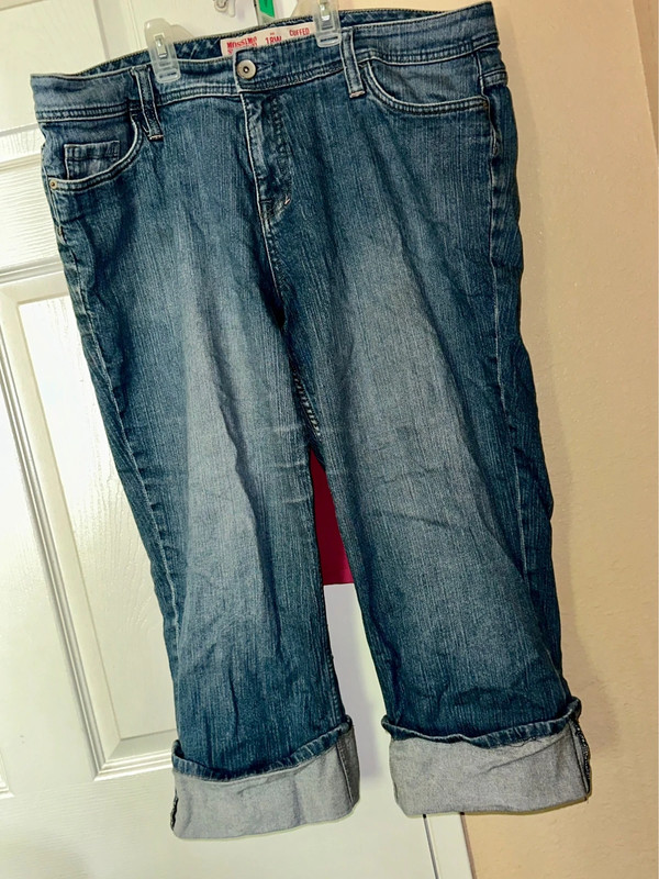 Mossimo capris jeans 2