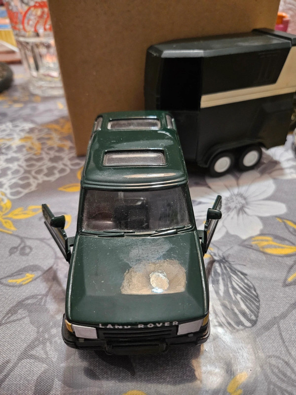 Voiture Land Rover et van pour chevaux 1/32 ème 5