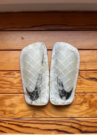 Protège tibia foot / Nike / blanc, brand: Nike, condition: Very good, €3.00, €3.85 includes Buyer Protection