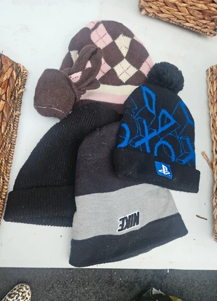 Lot de bonnet + une paire de gants, merk: Nike, staat: Heel goed, maat: Universele maat, € 5,00, € 5,95 inclusief Kopersbescherming