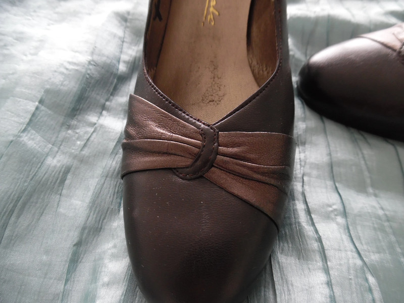 Ladies brown shop court shoes uk