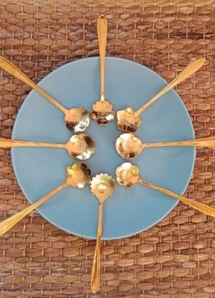 Joli lot de 8 cuillères en forme de fleurs 🌼, marque: love in house, état: Neuf sans étiquette, 12,00 €, 13,30 € Protection acheteurs incluse