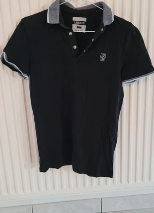 T-shirt noir/ polo, merk: Liberto, staat: Heel goed, maat: S, € 3,00, € 3,85 inclusief Kopersbescherming