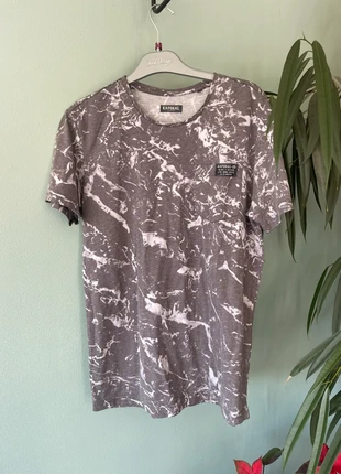 T-shirt gris et blanc Kaporal, marque: Kaporal, état: Très bon état, taille: S, 1,00 €, 1,75 € Protection acheteurs incluse