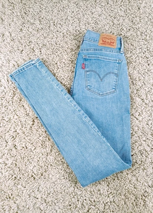 Levi's 710 Super Skinny Taille Mi-Haute W26 L30, marque: Levi's, état: Très bon état, taille: S / 36 / 8, 14,90 €, 16,35 € Protection acheteurs incluse