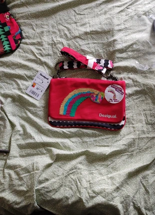Sac Desigual neuf enfants , marque: Desigual, état: Neuf avec étiquette, 20,00 €, 21,70 € Protection acheteurs incluse