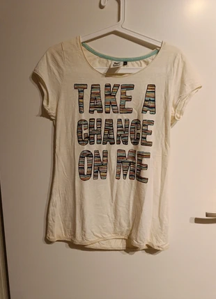 T-shirt beige, merk: Kiss Therapy, staat: Goed, maat: XS / 34 / 6, € 2,00, € 2,80 inclusief Kopersbescherming
