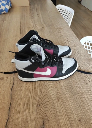 Nike Dunklow montantes comme neuves, merk: Nike, staat: Heel goed, maat: 38, € 20,00, € 21,70 inclusief Kopersbescherming