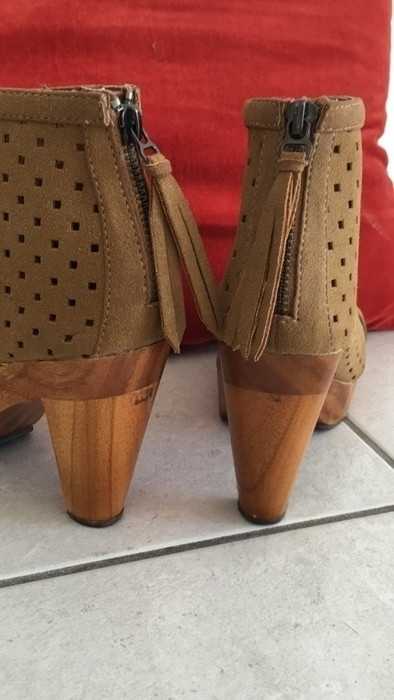 Chaussure original et ultra fashion Talon en bois fermeture 2