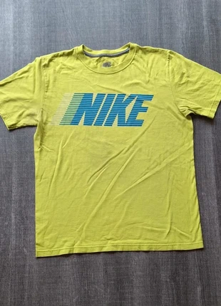 T-Shirt Nike Jaune Taille M, merk: Nike, staat: Goed, maat: M, € 5,00, € 5,95 inclusief Kopersbescherming