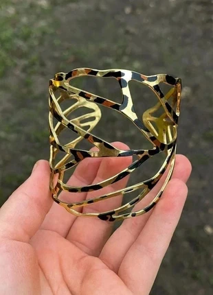 Bracelet manchette ajourée motif léopard, staat: Heel goed, € 13,90, € 15,30 inclusief Kopersbescherming