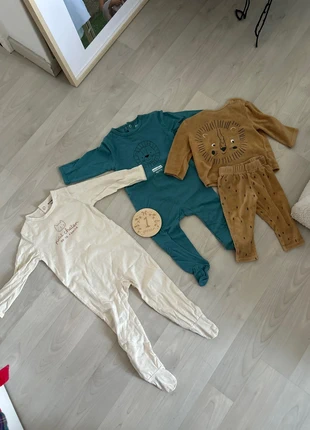 Lot de 3 pyjamas kiabi, brand: Kiabi, condizioni: Nuovo senza cartellino, taglia: 9-12 mesi / 74 cm, €5.00, €5.95 include la Protezione acquisti