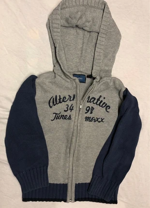 classy knitted hoodie , merk: Mexx, staat: Heel goed, maat: 3 jaar / 98 cm, € 2,50, € 3,33 inclusief Kopersbescherming