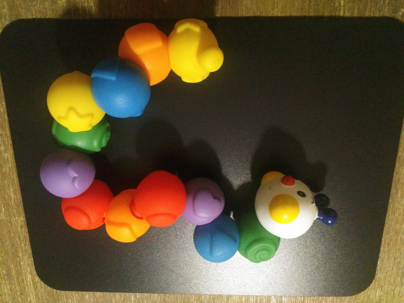Chenille multicolore à assembler bébé jouet d'éveil 2